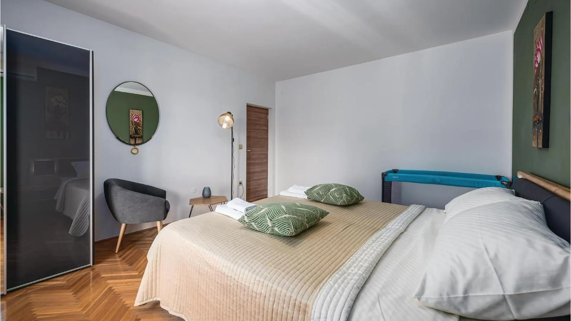 Vakantiehuis Lovely Home In Zminj With Kitchen